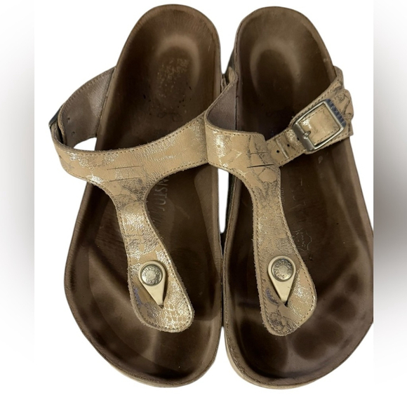 BIRKENSTOCK Woman’s Gizeh Sandal - Picture 1 of 8